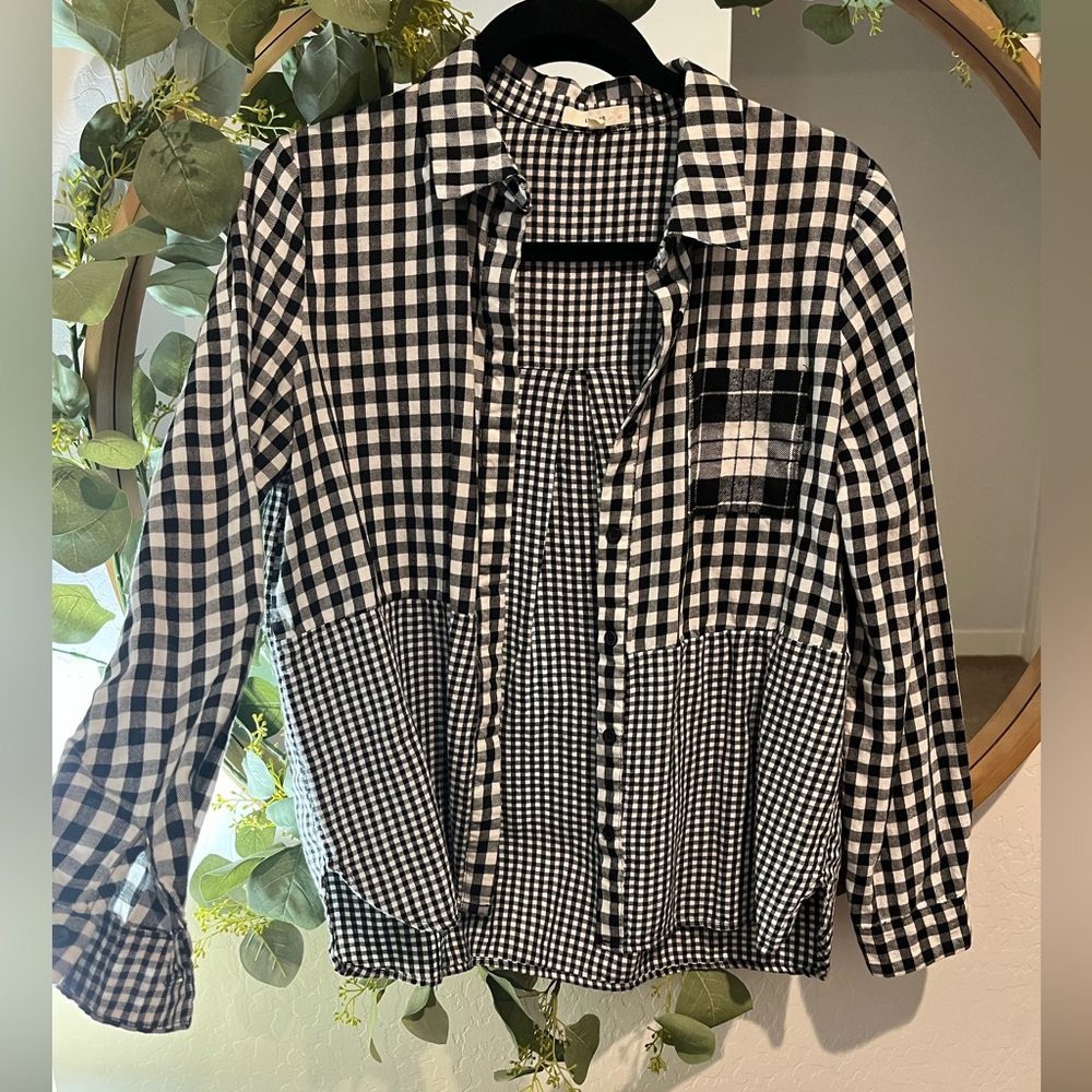 Buffalo plaid checkered button up sz small